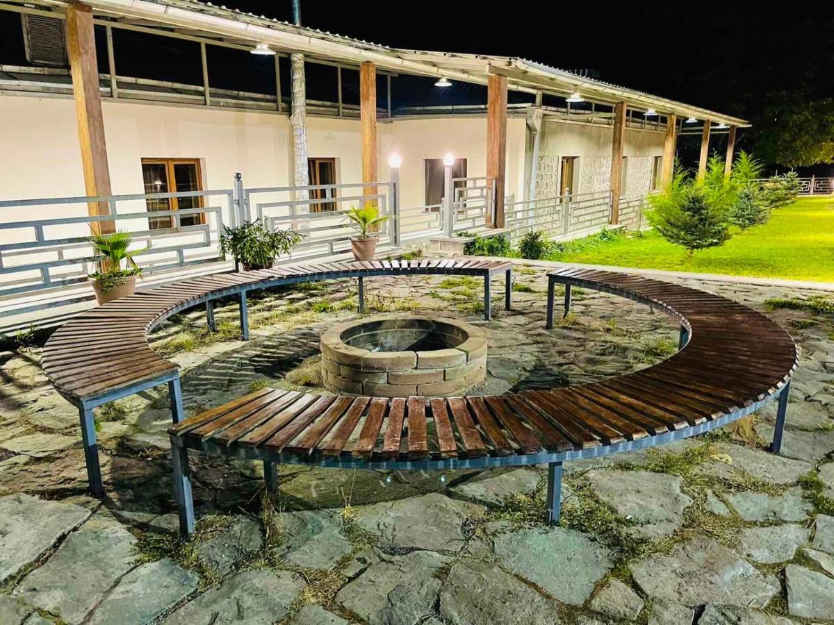 Lara Hotel Goris Extérieur photo