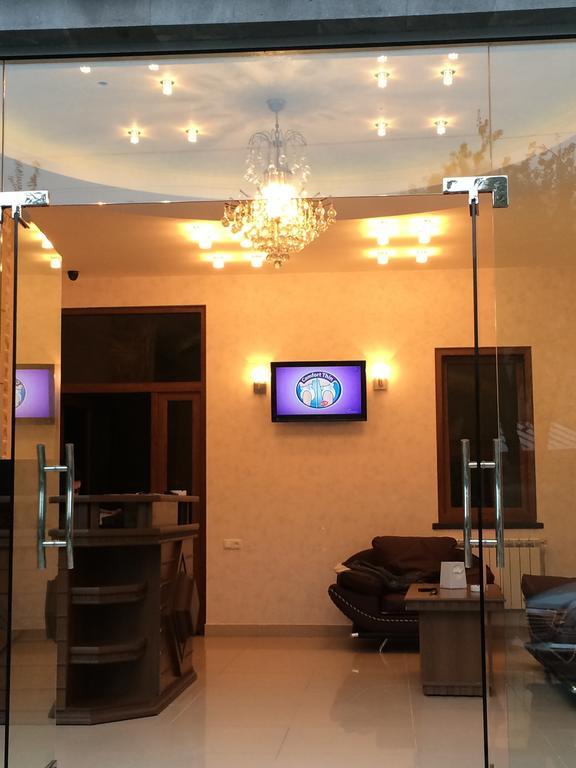 Lara Hotel Goris Extérieur photo