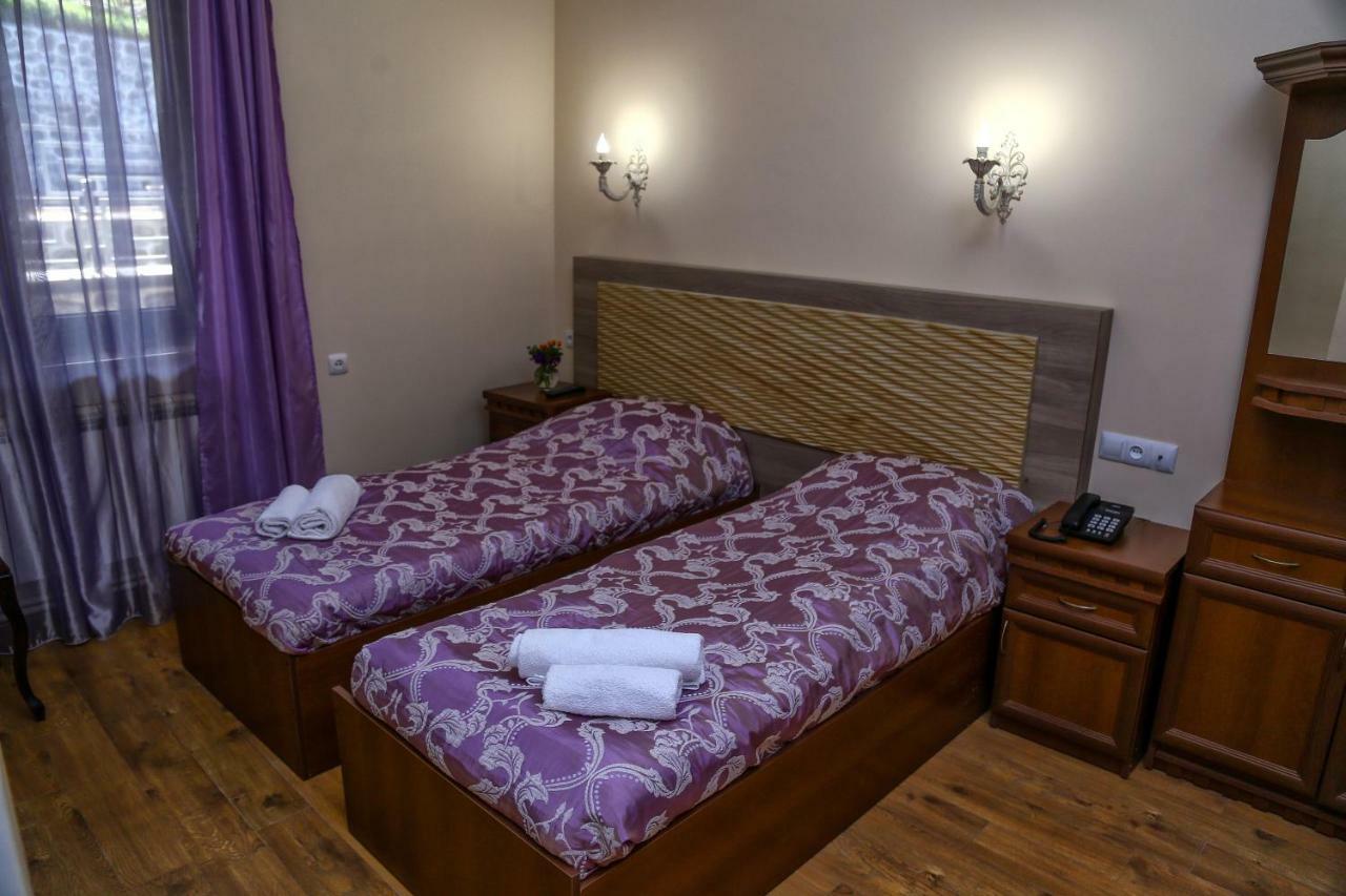 Lara Hotel Goris Extérieur photo