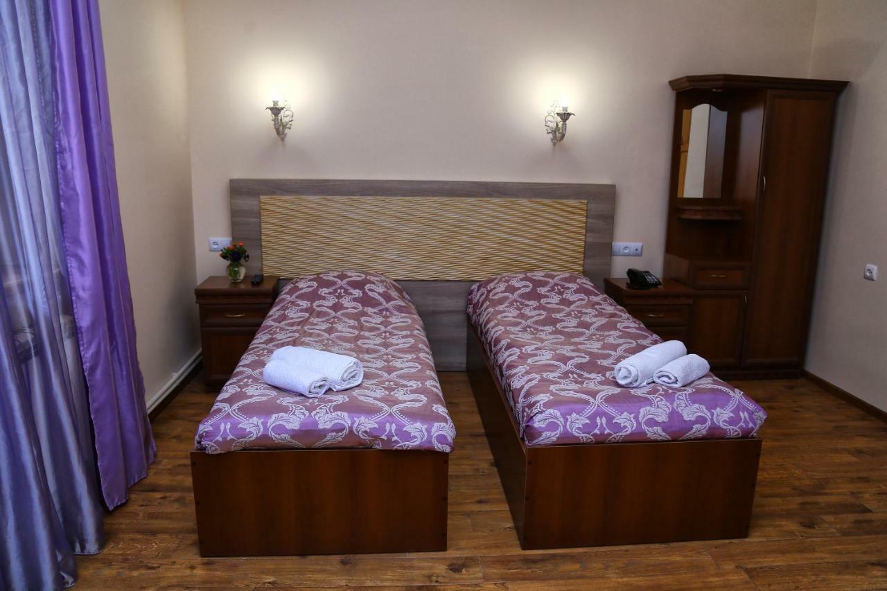 Lara Hotel Goris Extérieur photo