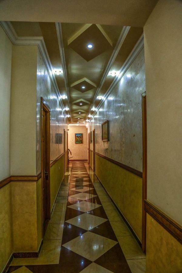 Lara Hotel Goris Extérieur photo