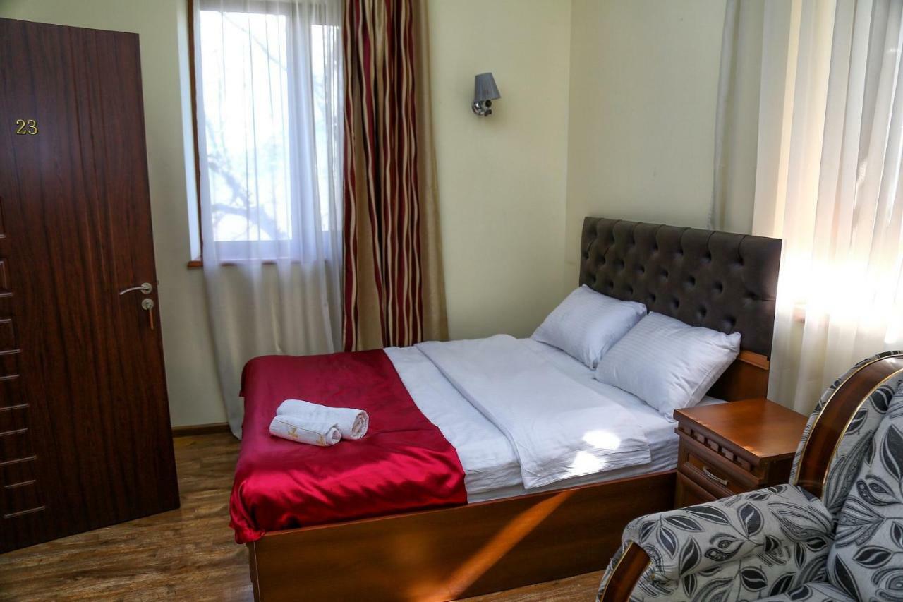 Lara Hotel Goris Extérieur photo