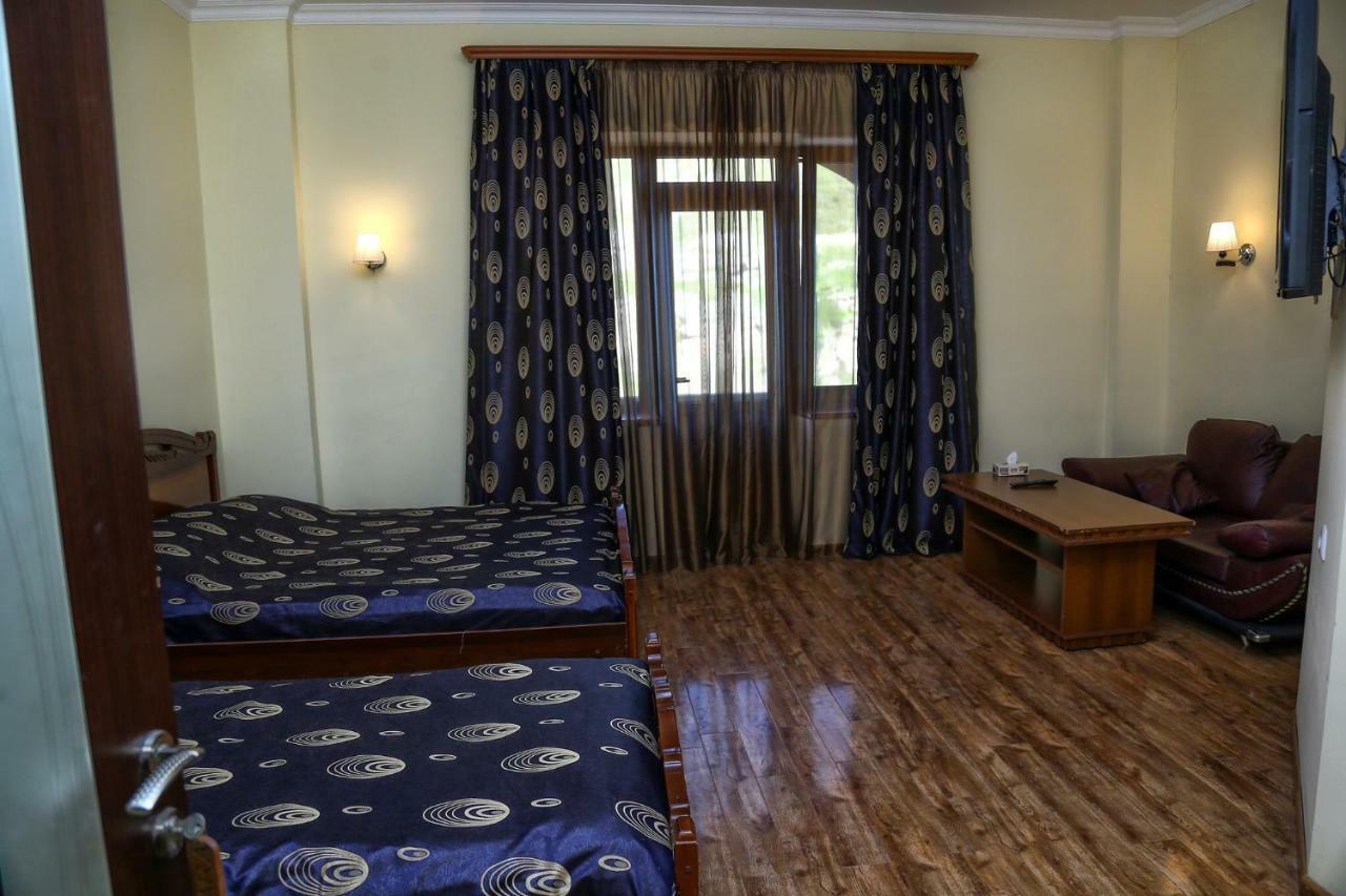 Lara Hotel Goris Extérieur photo
